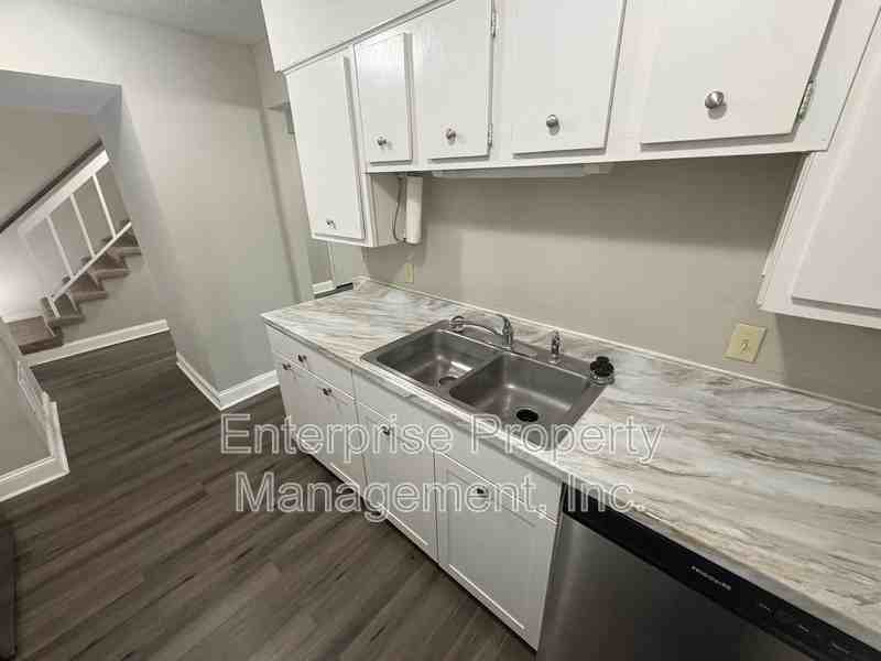 8176 Harley St - Photo 6 of 23