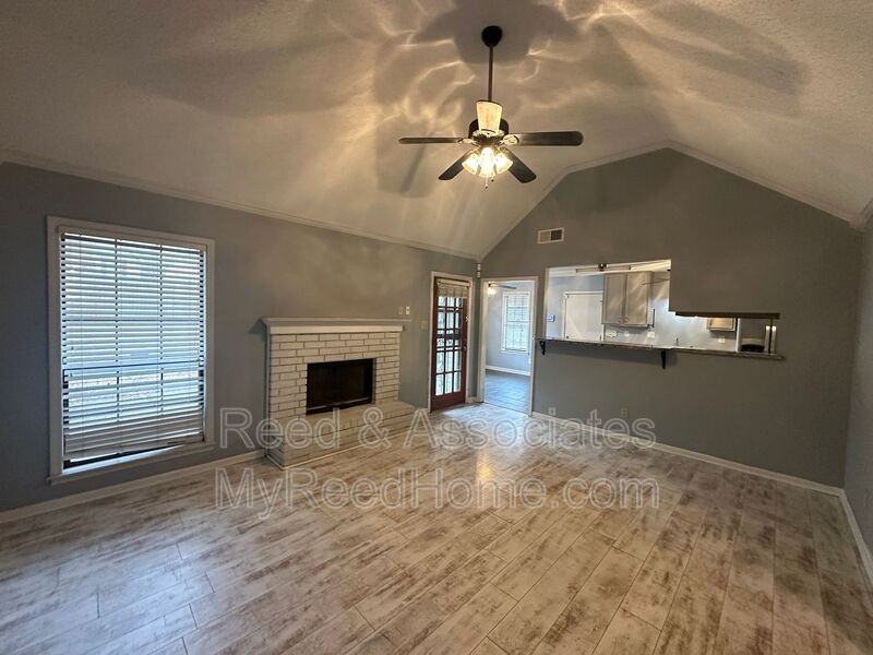 3115 Santa Valley St - Photo 3 of 16