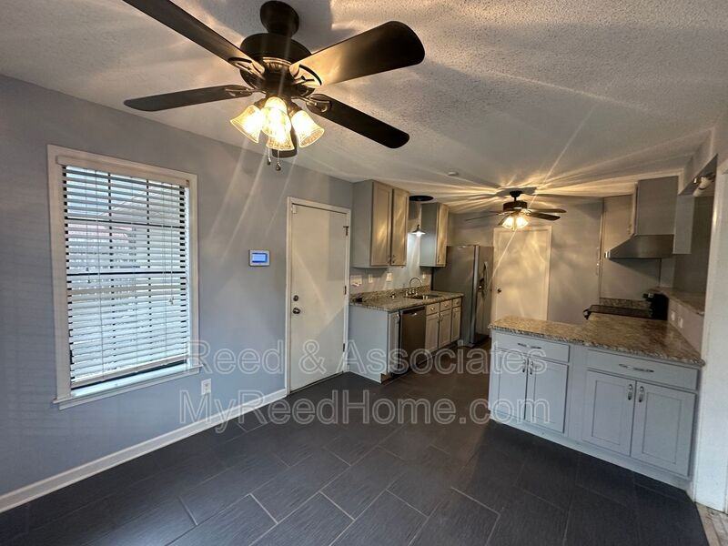 3115 Santa Valley St - Photo 6 of 16