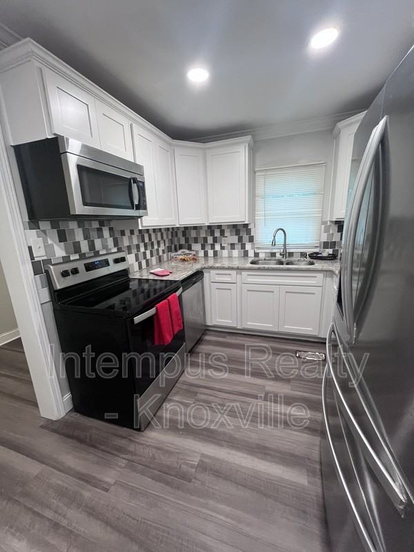 1920 Hoitt Ave - Photo 6 of 24
