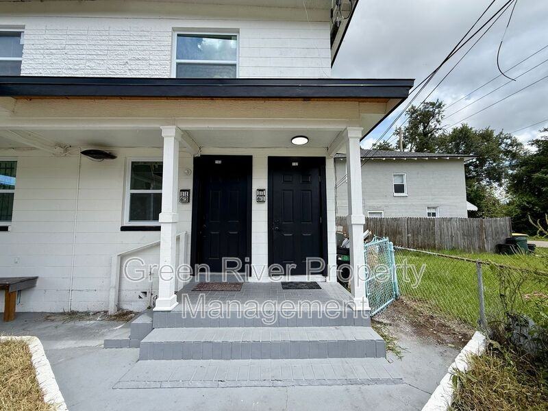 1161 W 5th St - Photo 4 of 22