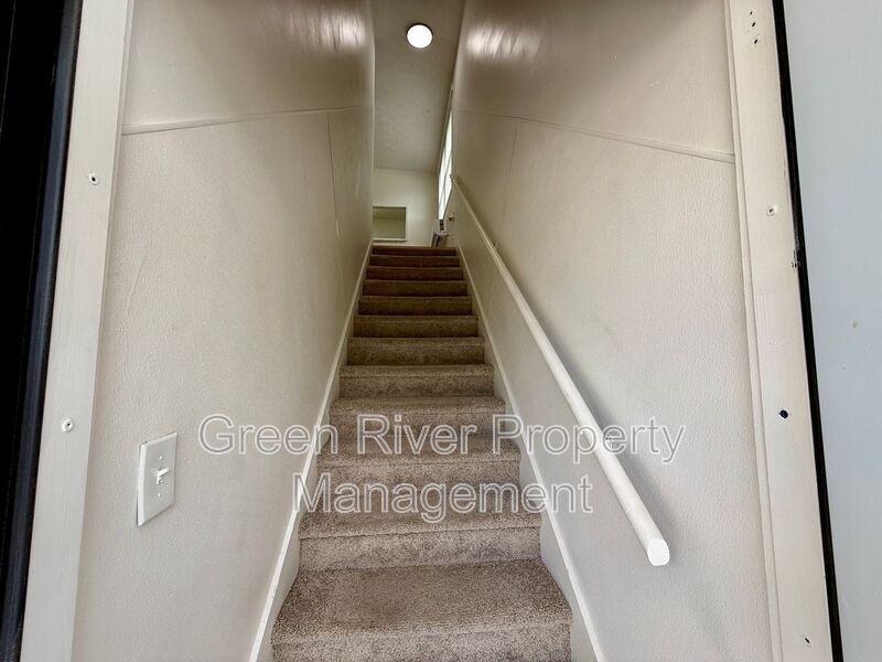 1161 W 5th St - Photo 6 of 22