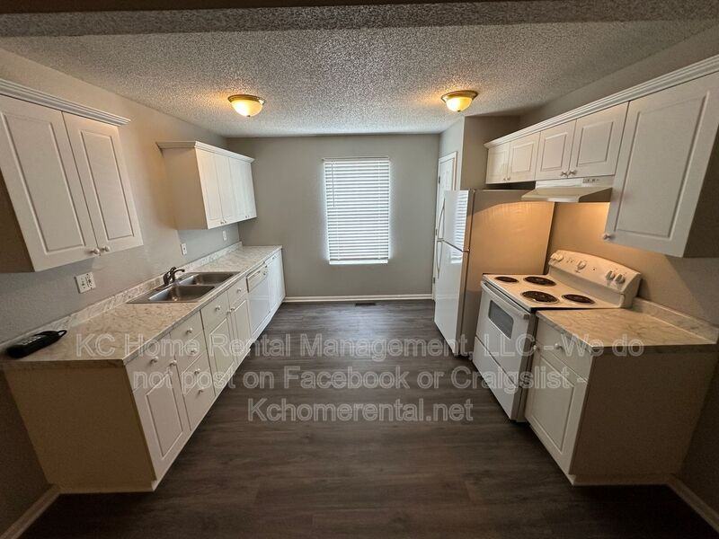 5654 N Anita Ave - Photo 3 of 27
