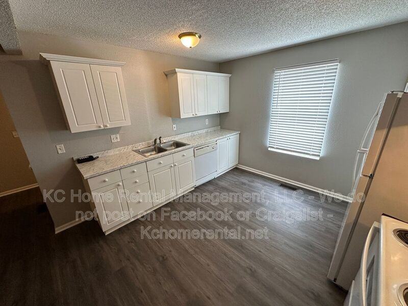 5654 N Anita Ave - Photo 6 of 27