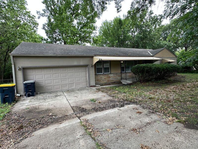 7604 E 107th St - Photo 2 of 28
