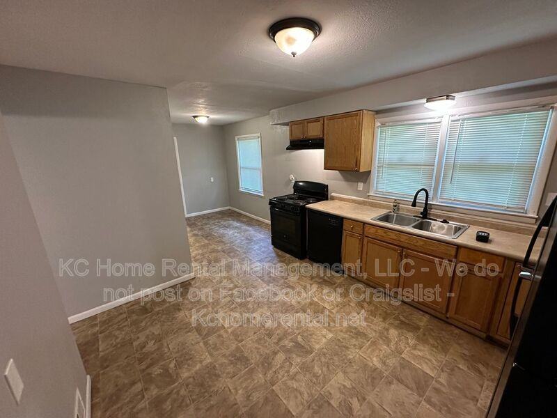 7604 E 107th St - Photo 5 of 28