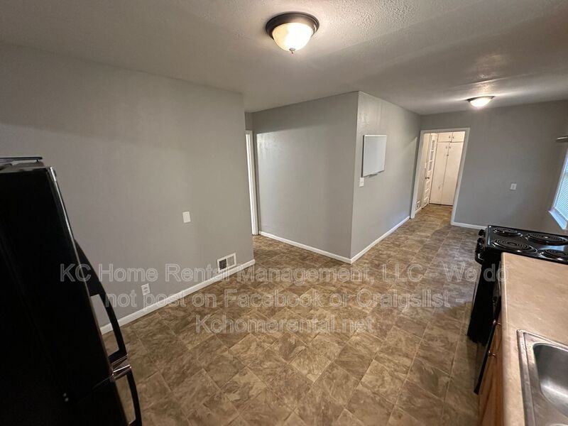 7604 E 107th St - Photo 7 of 28