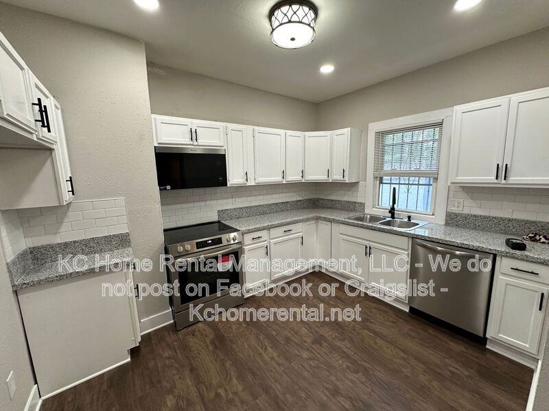 3016 E 32nd St - Photo 5 of 50