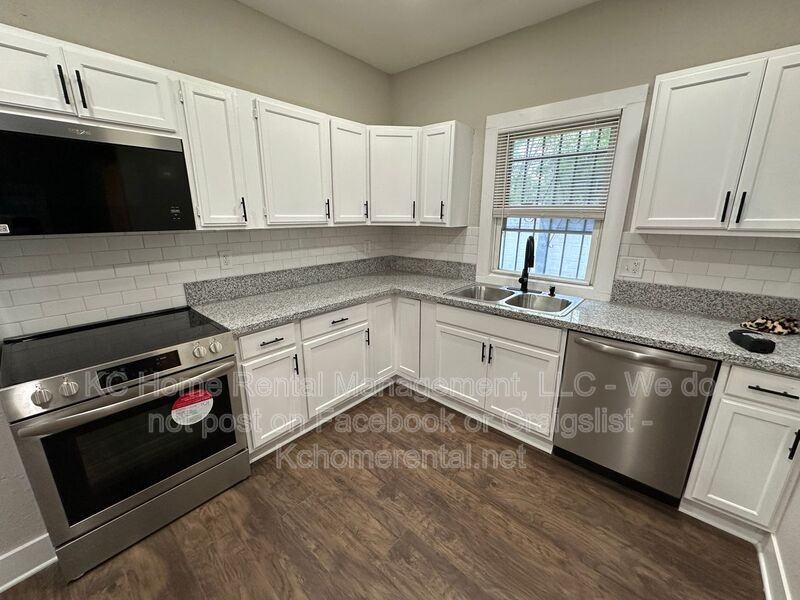 3016 E 32nd St - Photo 6 of 50