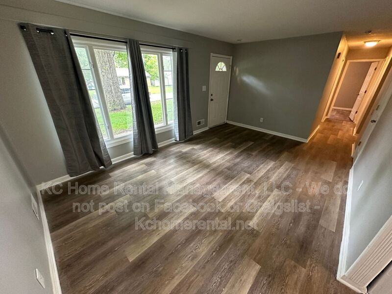 7707 E 108th Ter - Photo 3 of 34