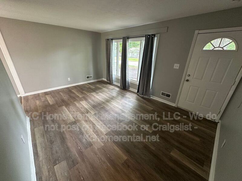 7707 E 108th Ter - Photo 4 of 34