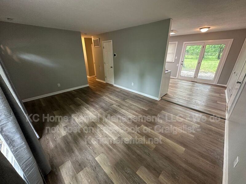 7707 E 108th Ter - Photo 6 of 34