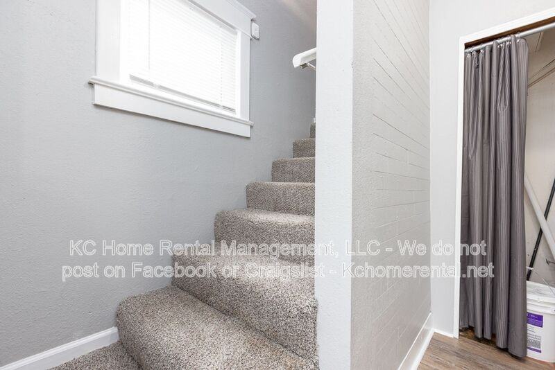 1111 W 44th St #B - Photo 5 of 18