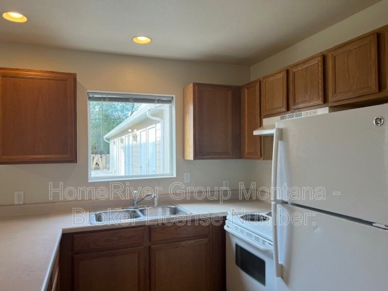2209 S 12th St W #1 - Photo 3 of 8