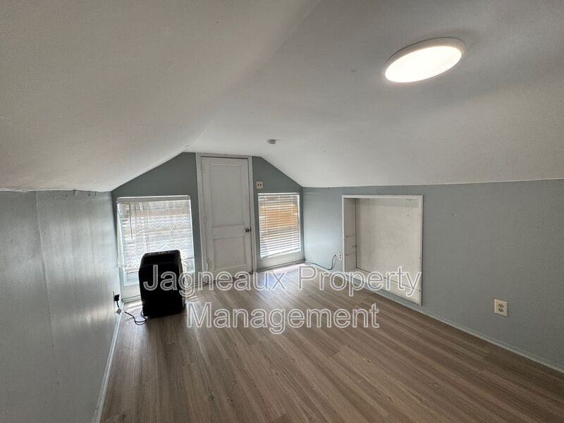 415 Ash St #A - Photo 3 of 10