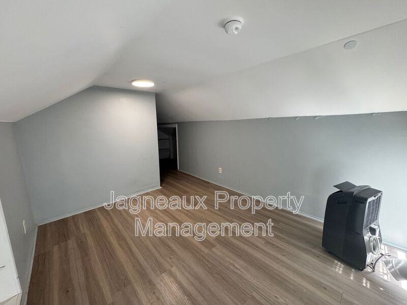 415 Ash St #A - Photo 4 of 10
