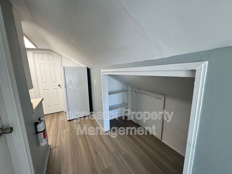 415 Ash St #A - Photo 5 of 10