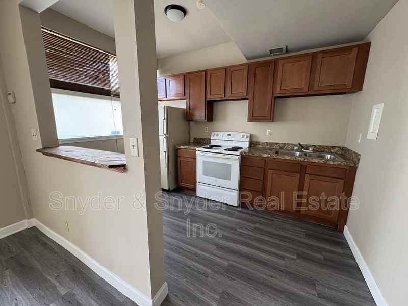 777 W Market St #C2 - Photo 4 of 20
