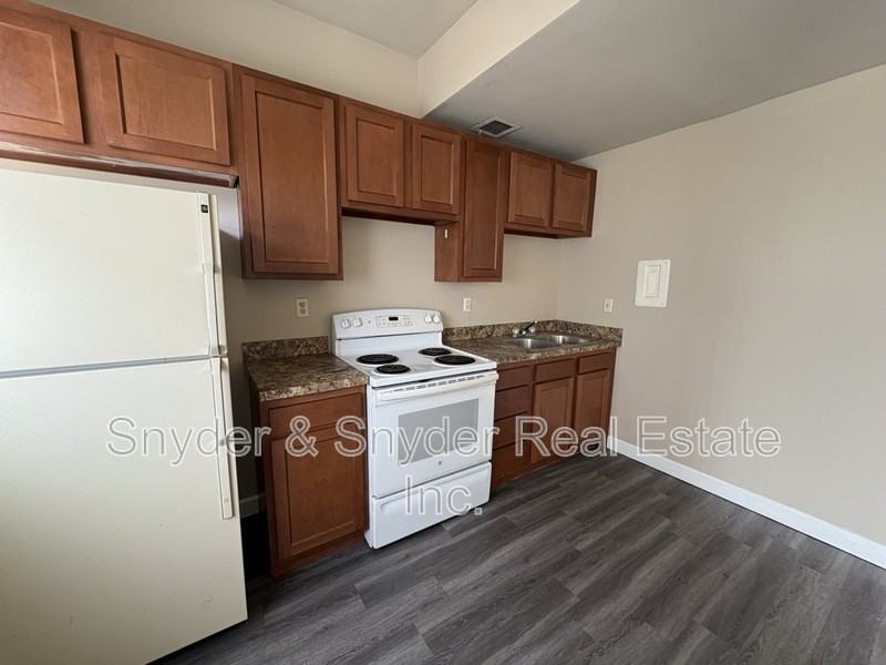 777 W Market St #C2 - Photo 5 of 20