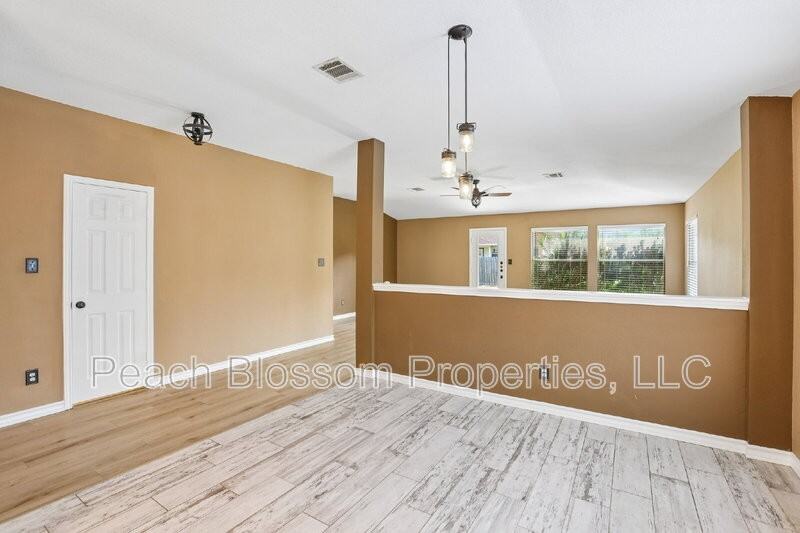 2656 Bradley Ln - Photo 7 of 50