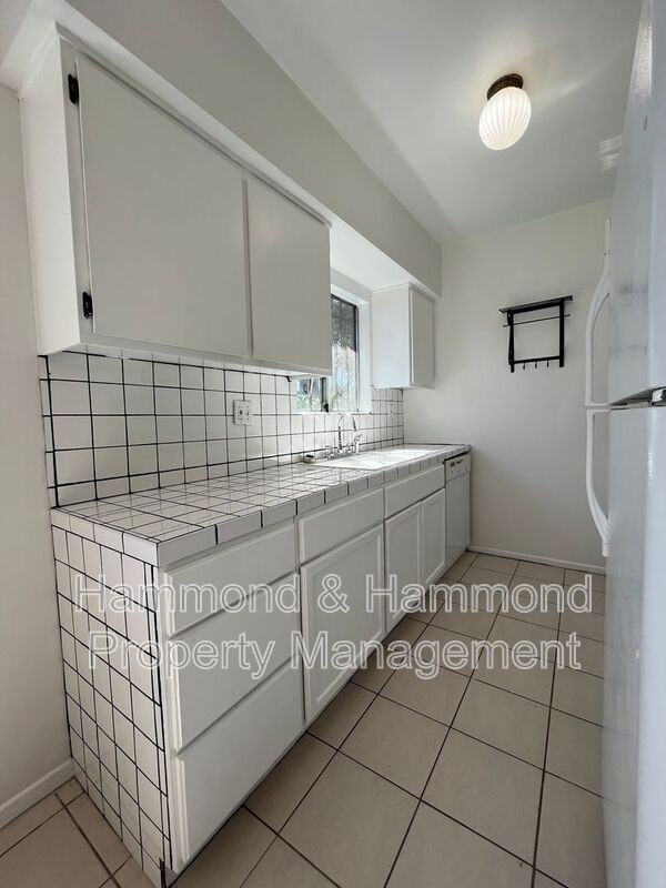 7924 Laurel Canyon Blvd #9 - Photo 7 of 15