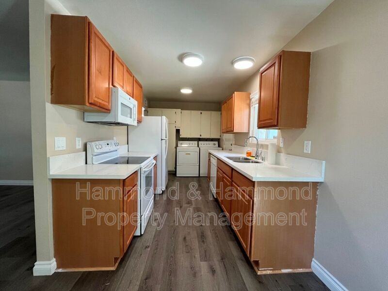 1693 Sequoia Ave - Photo 5 of 16