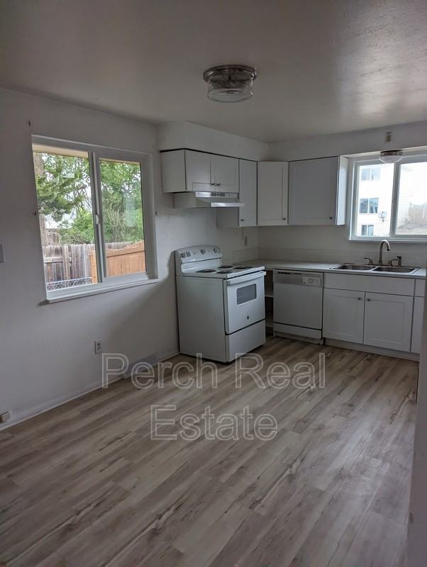 16506 E 13th Ave - Photo 3 of 9