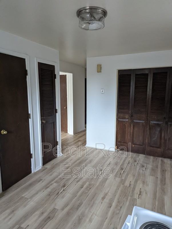 16506 E 13th Ave - Photo 4 of 9