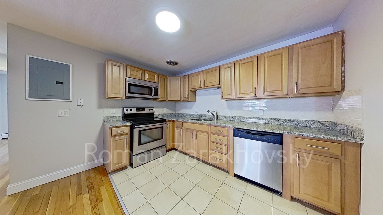 216 Babcock St #4G - Photo 3 of 26