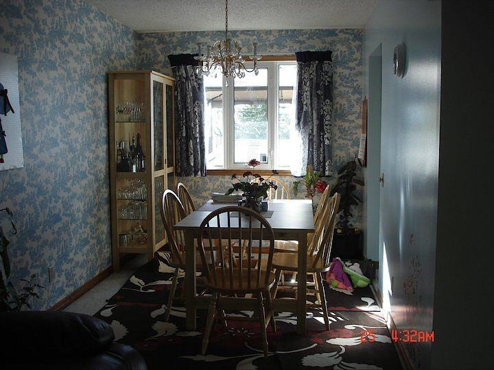 447 Queen Charlotte Dr Se - Photo 7 of 13