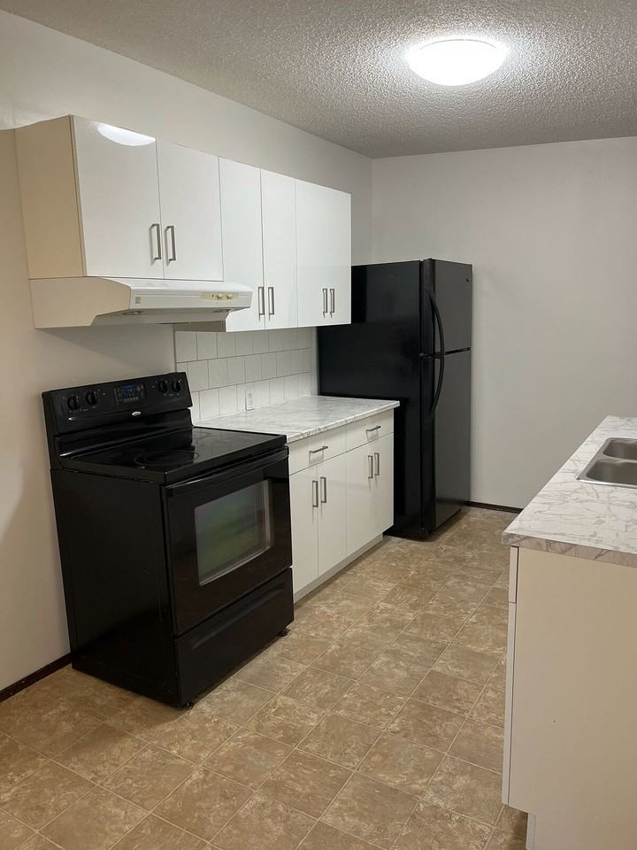 4439 - 4439 Bow Trl Sw - Photo 2 of 10