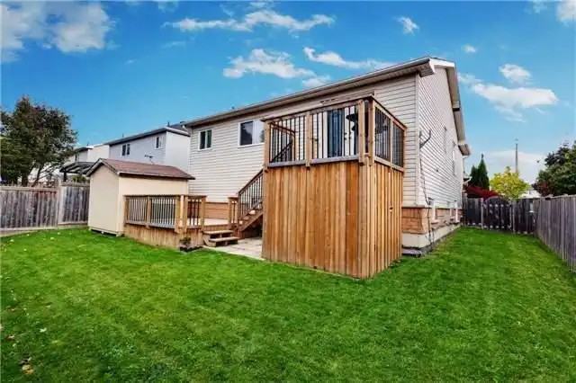 16 Redfern Cres #2 - Photo 2 of 16
