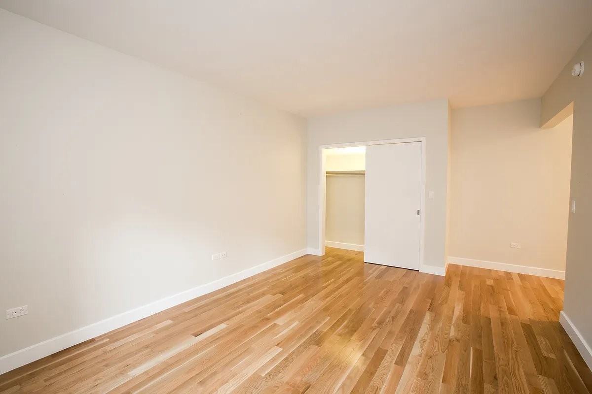 W 18th St #3M - Photo 3 of 7