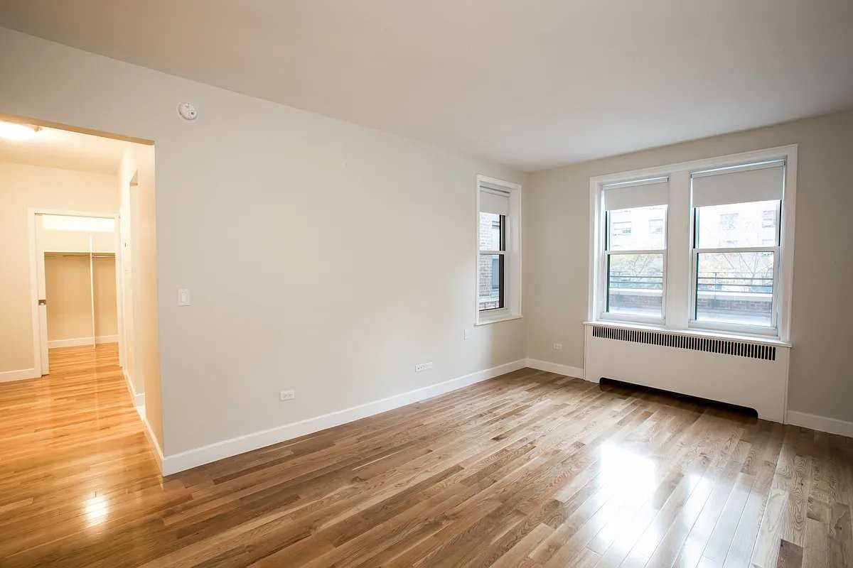 W 18th St #3M - Photo 5 of 7