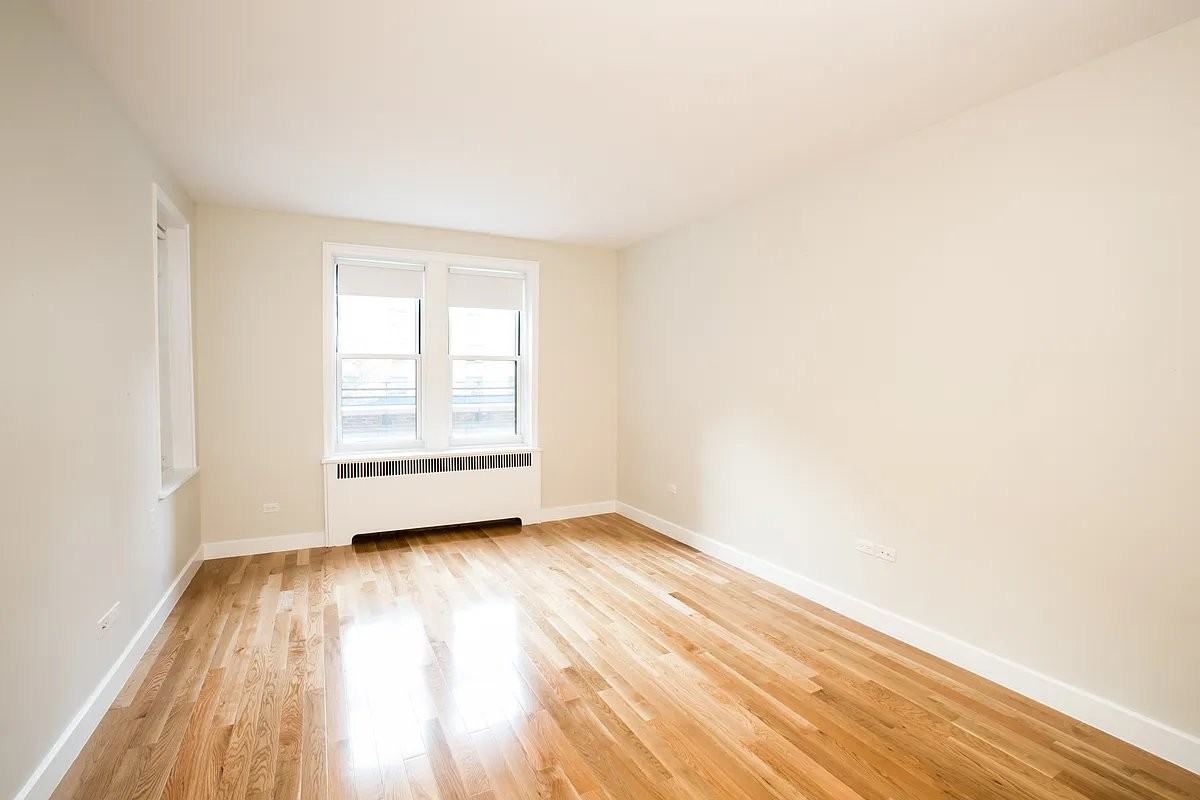 W 18th St #3M - Photo 6 of 7