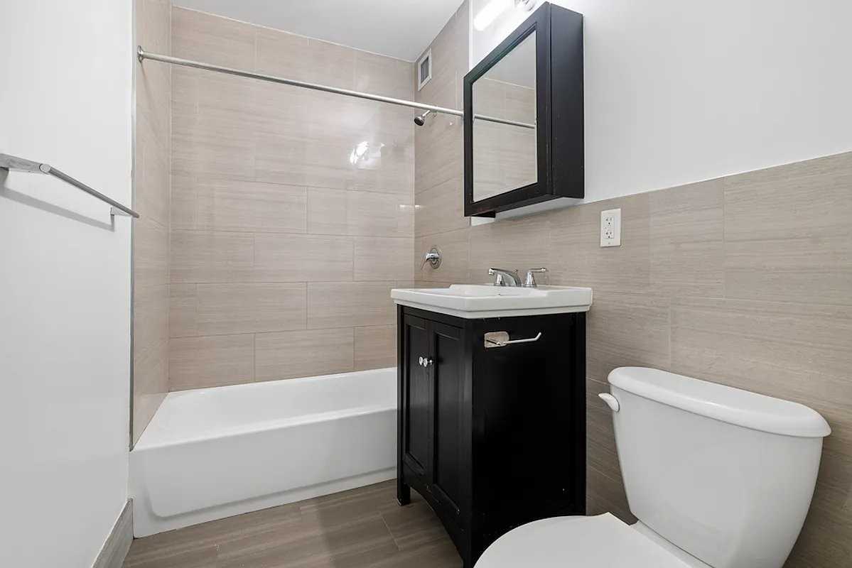 E 2nd St #4I - Photo 5 of 9
