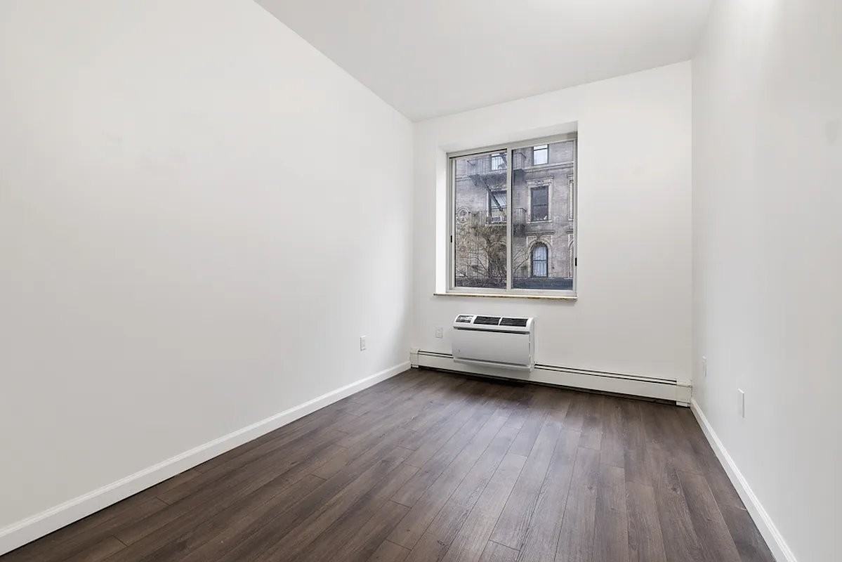 E 2nd St #4I - Photo 7 of 9