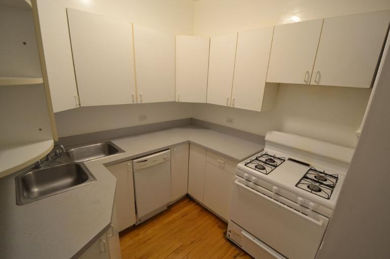 4400 N Rockwell St #4406-3 - Photo 4 of 10