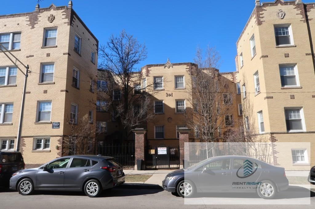 4400 N Rockwell St #4406-3 - Photo 7 of 10