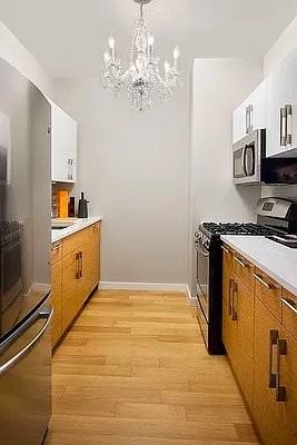 Washington St #18N - Photo 5 of 7