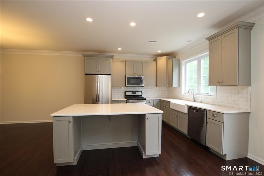 10 Moorland Dr #10 - Photo 2 of 14