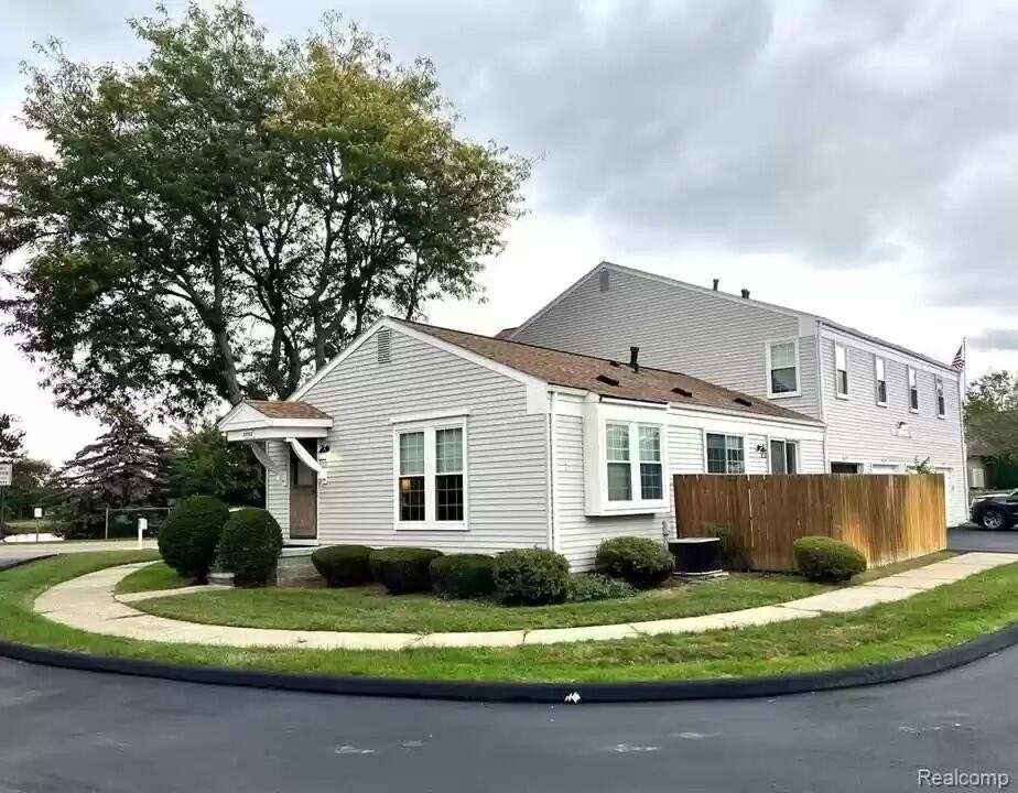 23553 Meeting Hall Ln - Photo 2 of 15