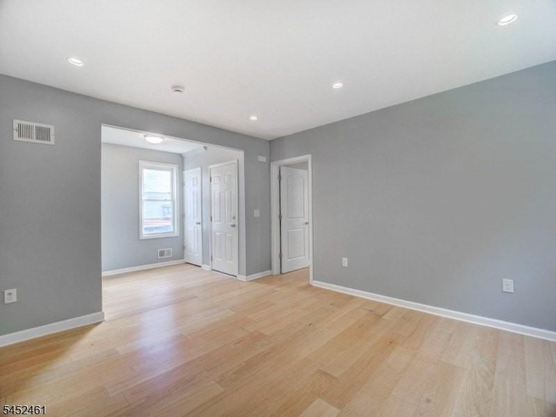 156 Crystal St - Photo 5 of 16