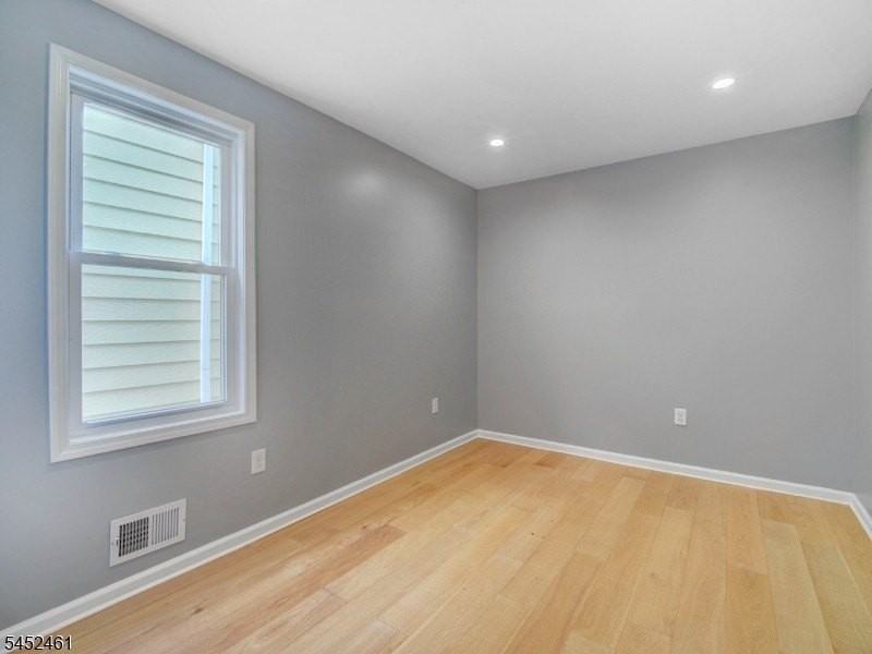 156 Crystal St - Photo 6 of 16