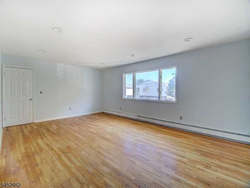 117 Burns Ave - Photo 6 of 14