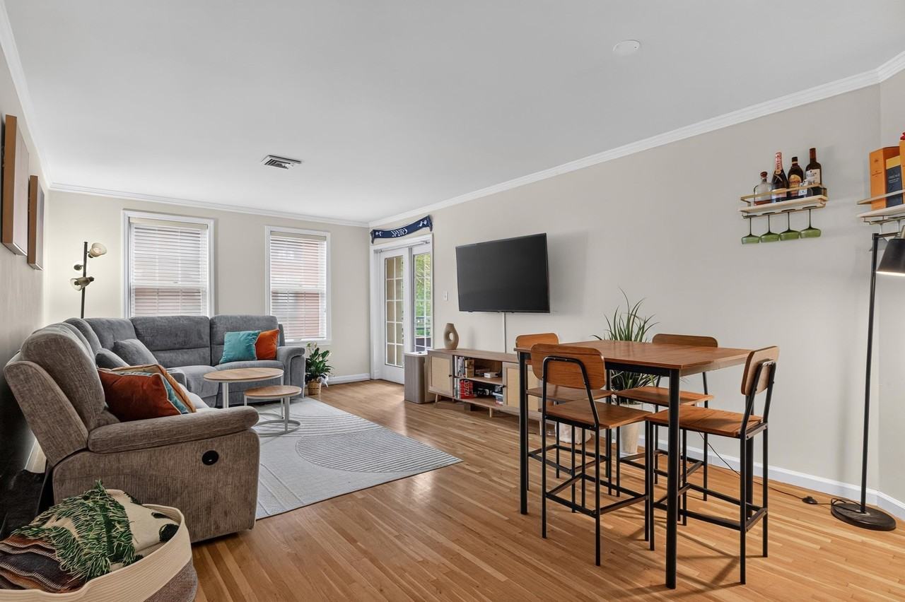 1001 Clinton St #3E - Photo 5 of 16