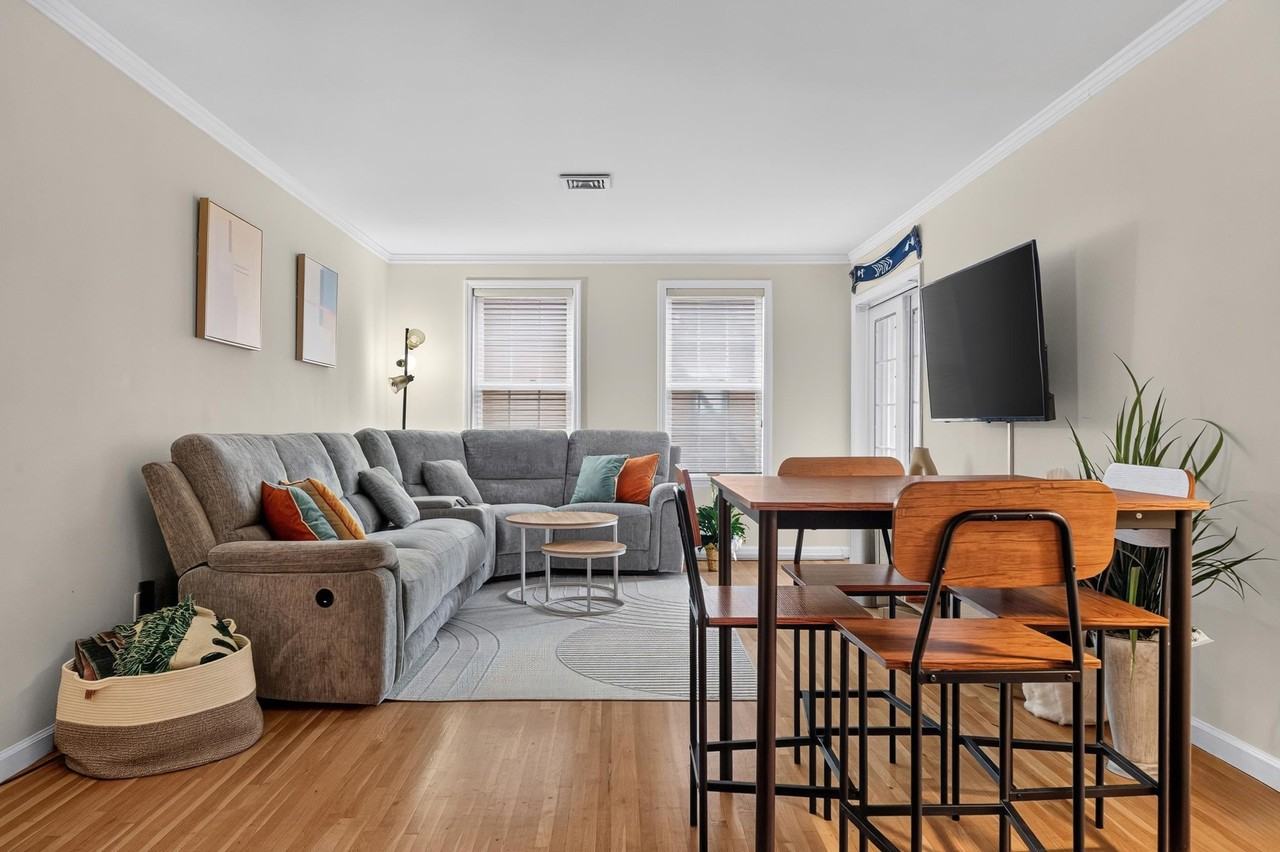 1001 Clinton St #3E - Photo 6 of 16