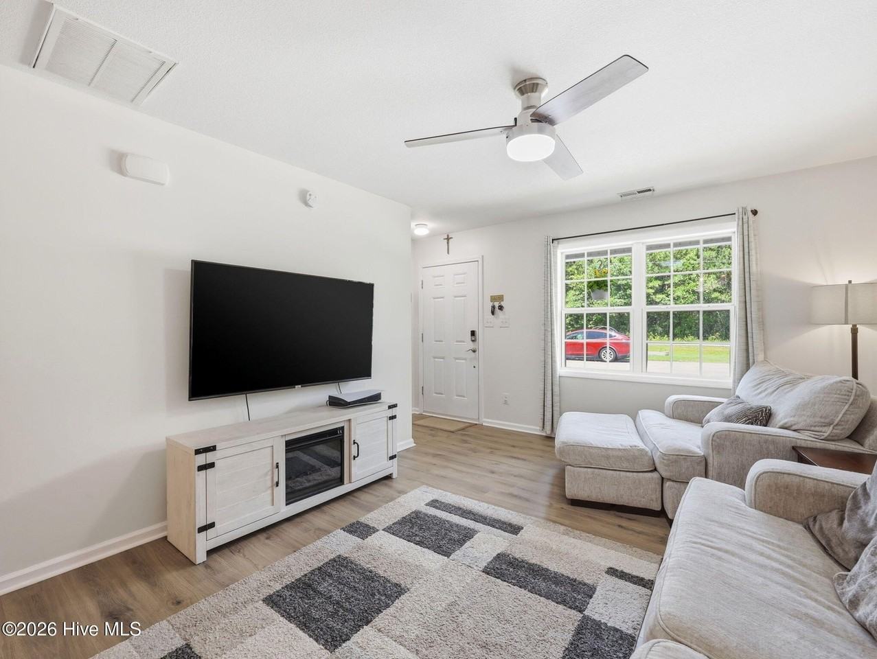 1404 Old Folkstone Rd #7 - Photo 7 of 32