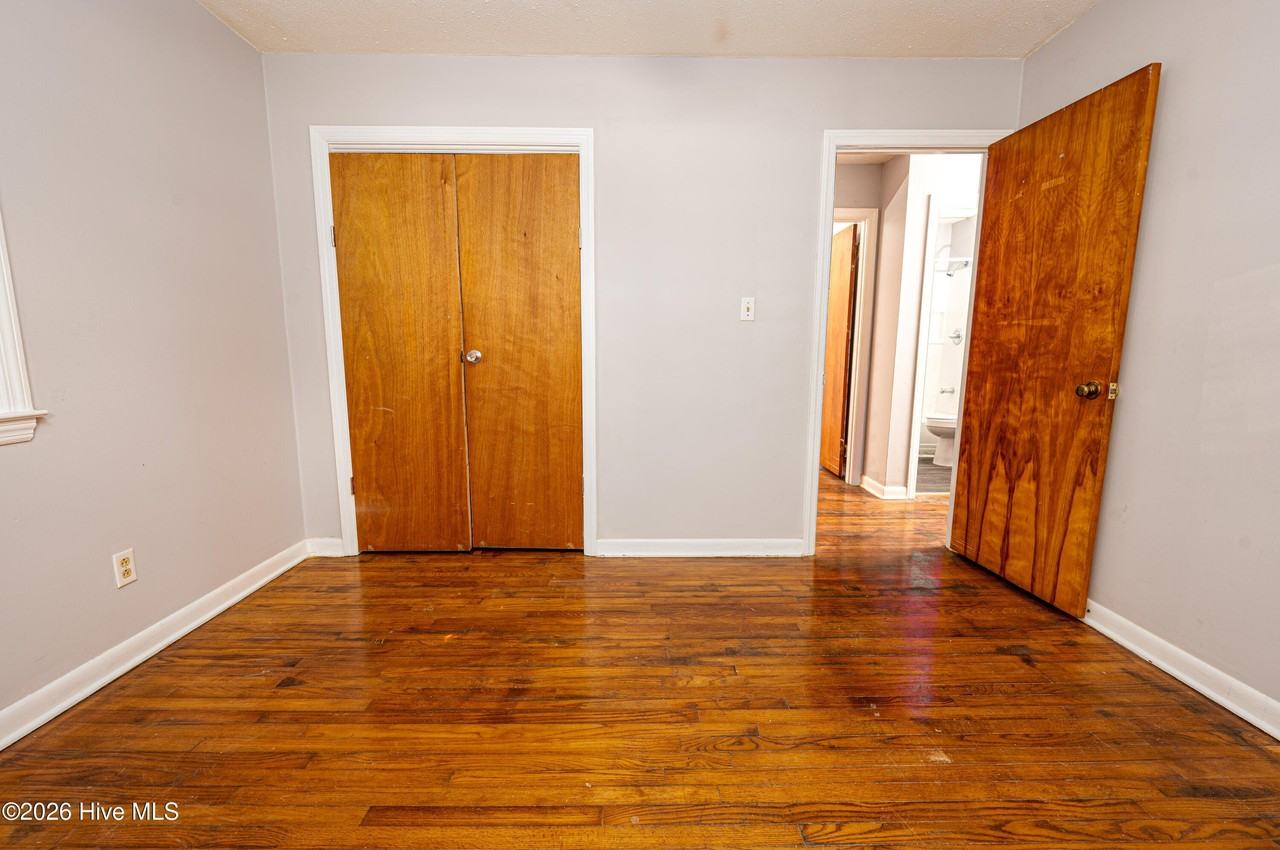 3021 Madison Ave - Photo 5 of 22