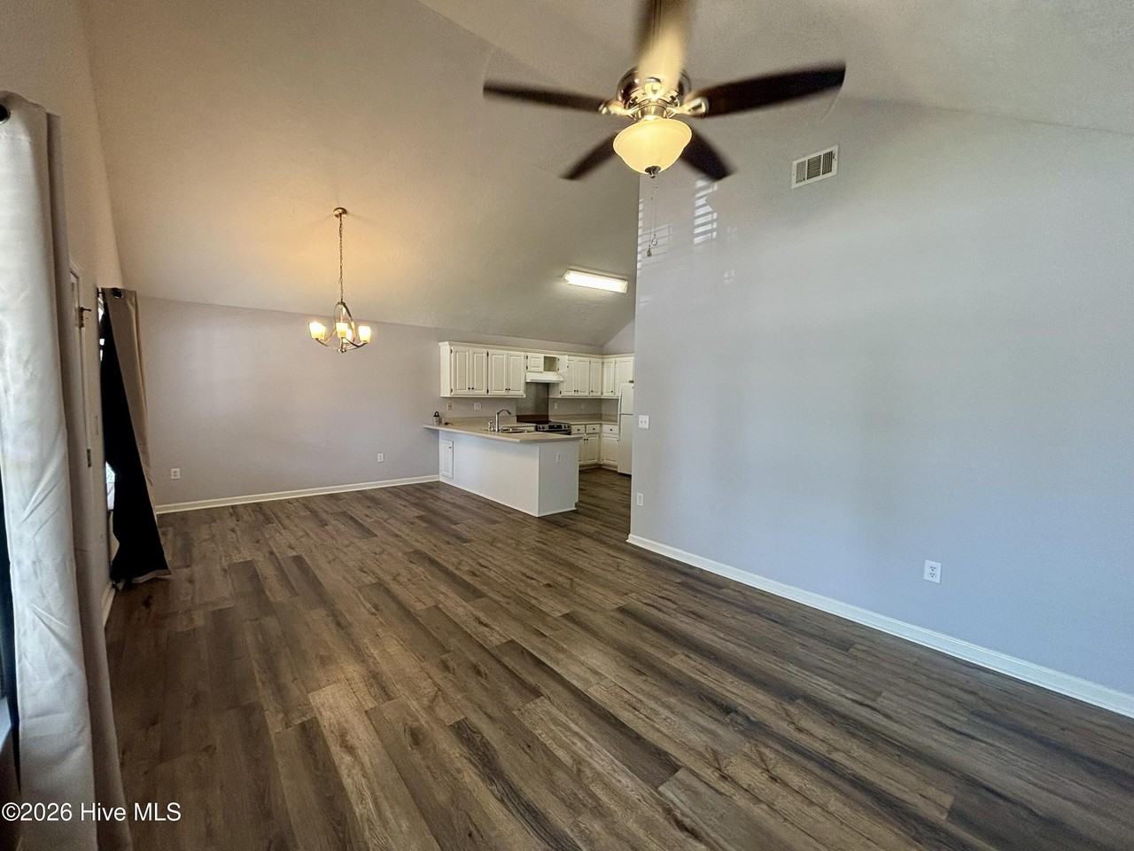 831 Dantignac St - Photo 4 of 11